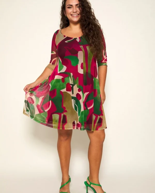 Vestido Corto Patrón Rosa